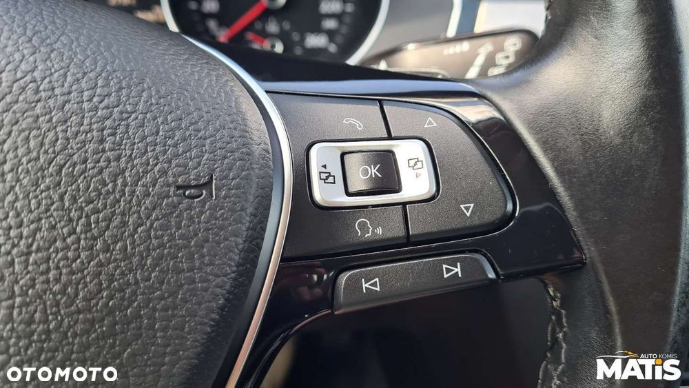 Volkswagen Passat - 16