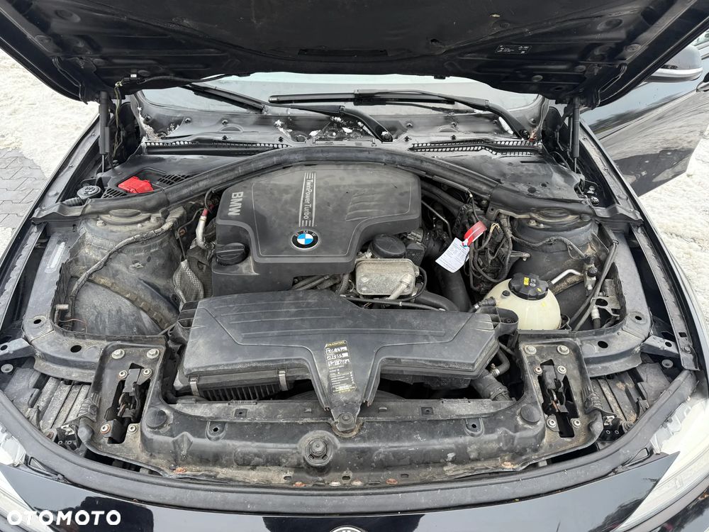 BMW Seria 3 320i Sport Line - 17