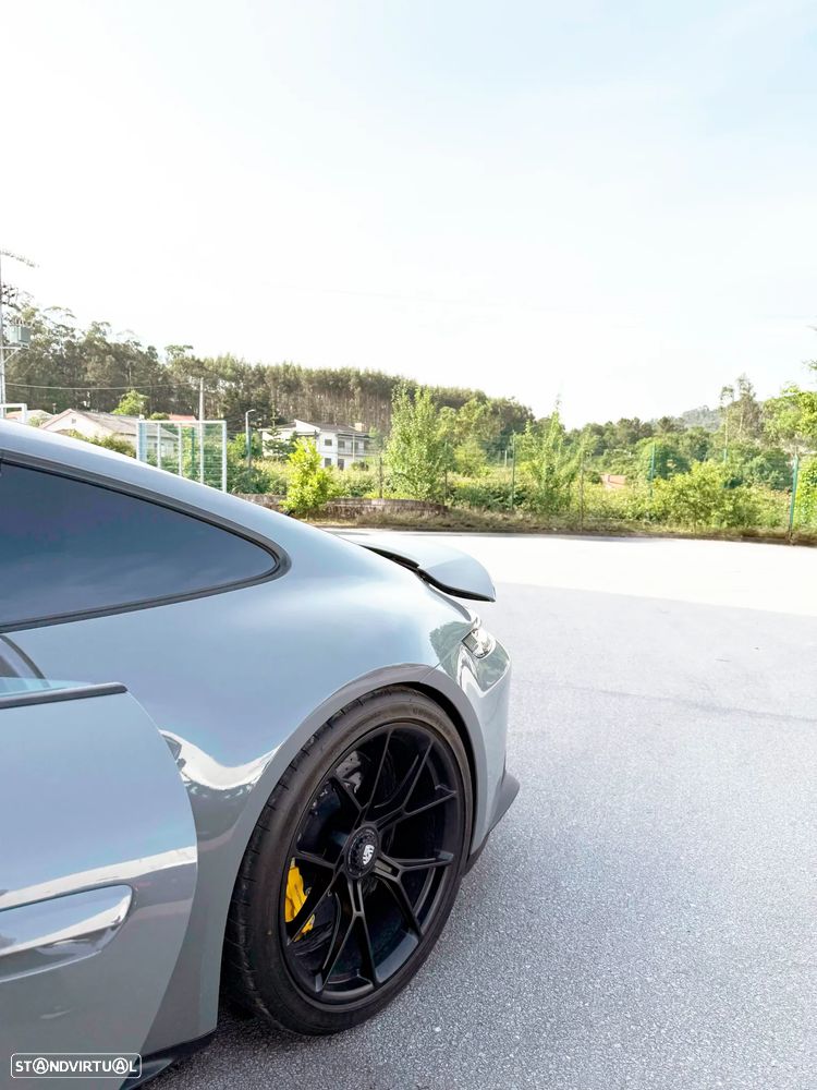 Porsche 911 Série F - 6