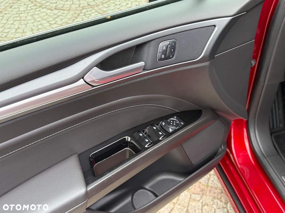 Ford Mondeo 2.0 TDCi Titanium PowerShift - 25