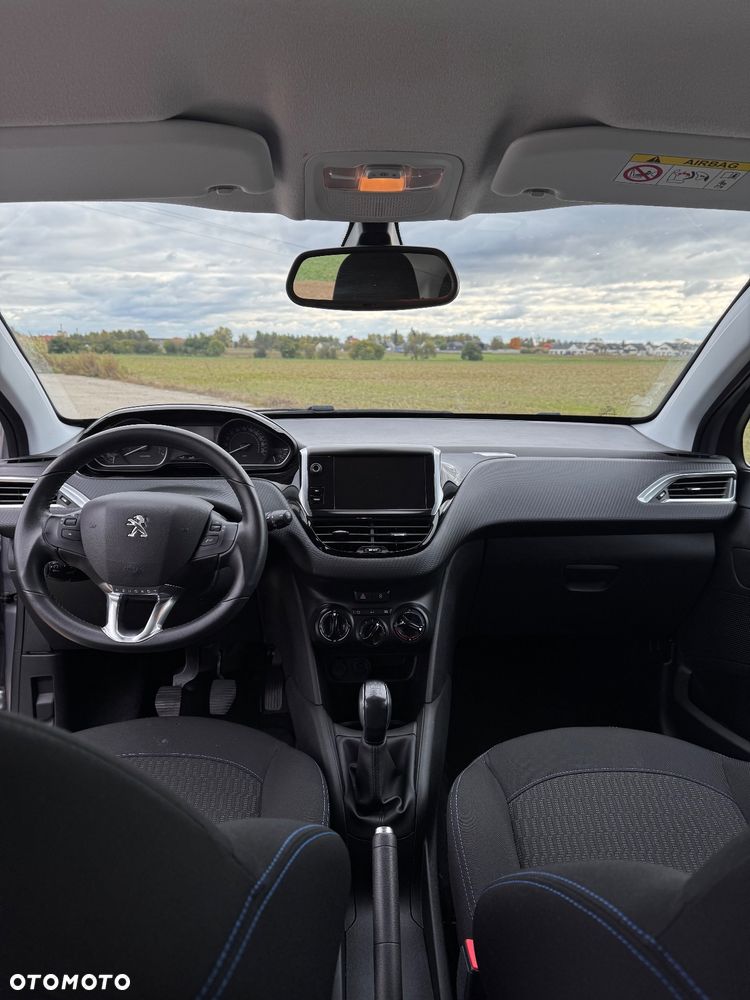 Peugeot 208 PureTech 82 Stop & Start Signature - 17