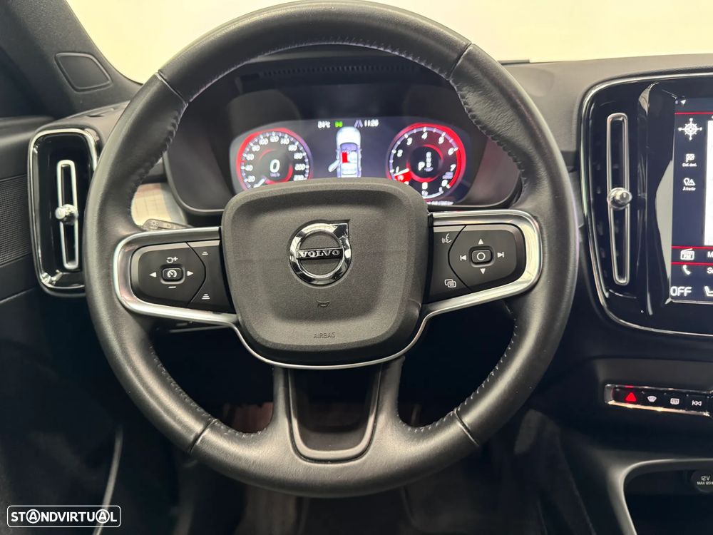 Volvo XC 40 B4 B DKG Momentum Pro - 27