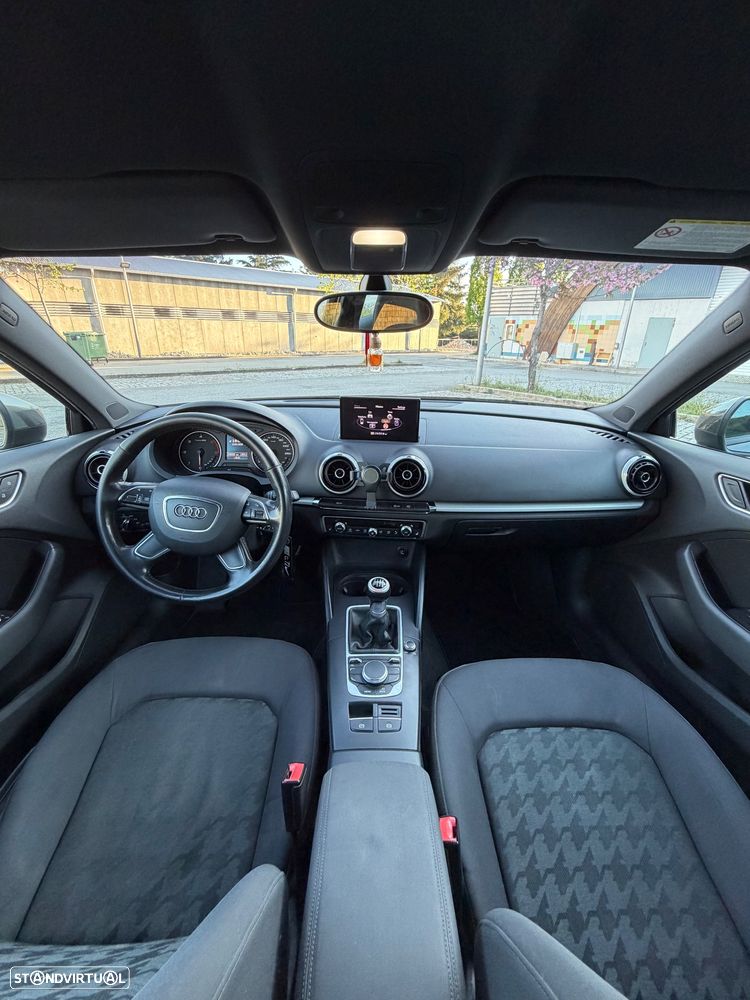 Audi A3 1.6 TDI DPF Ambiente - 12