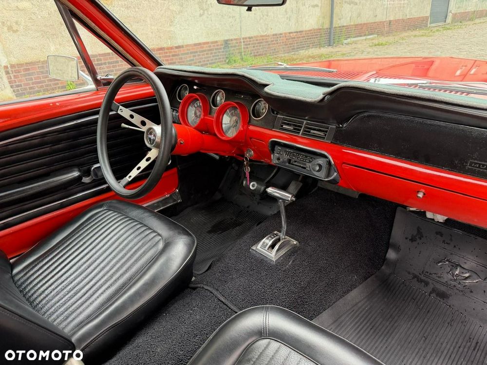 Ford Mustang - 33