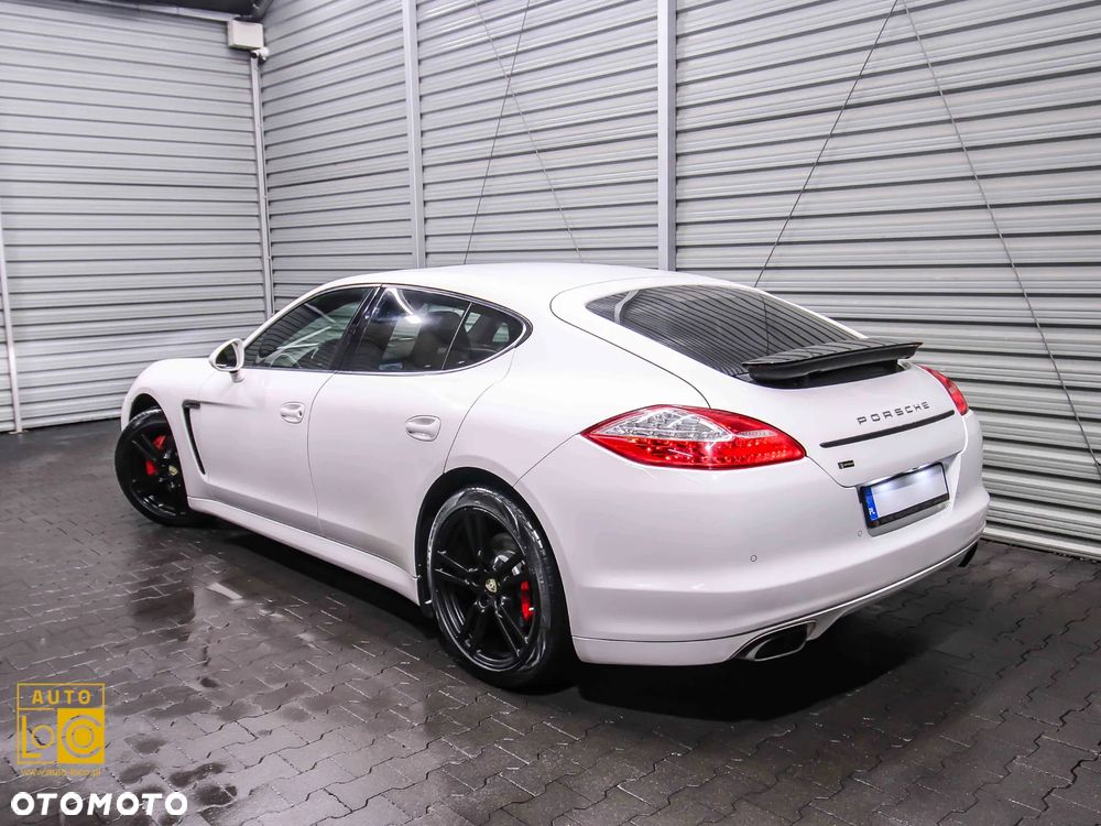 Porsche Panamera Platinum Edition - 4