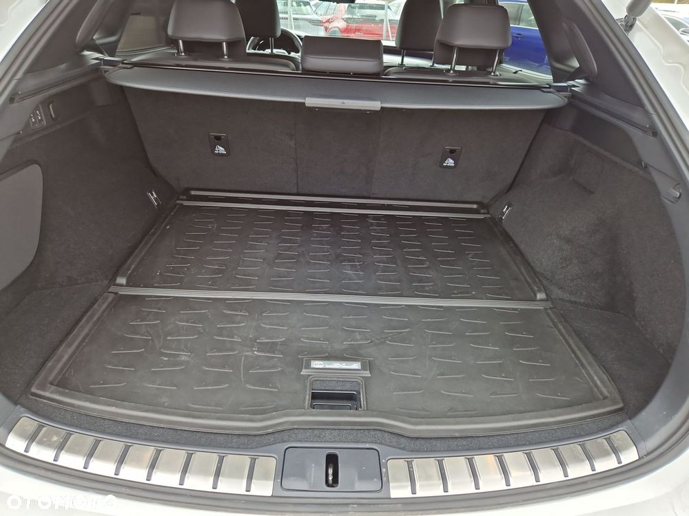 Lexus RX 450h+ Omotenashi - 11