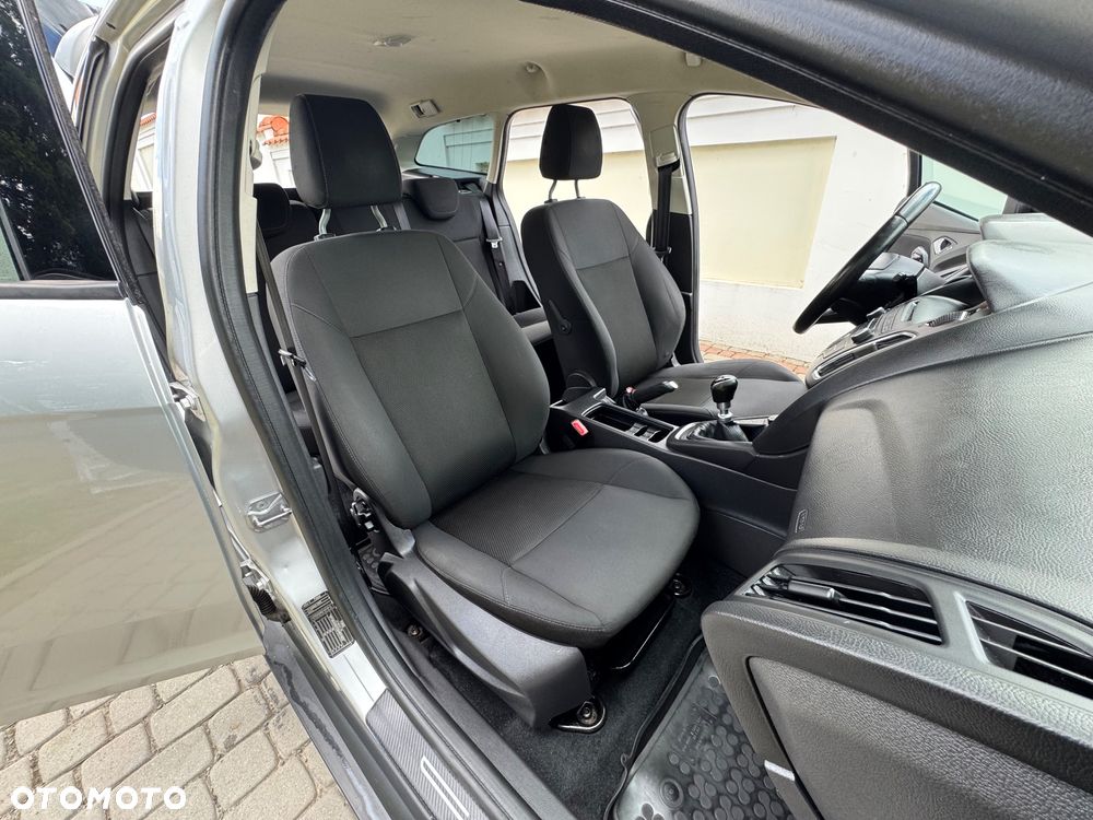 Ford Focus - 24