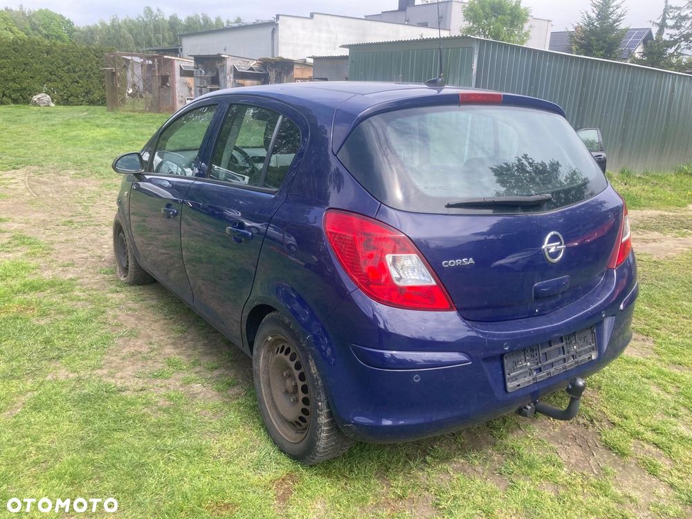 Opel Corsa 1.4 16V Cosmo - 4