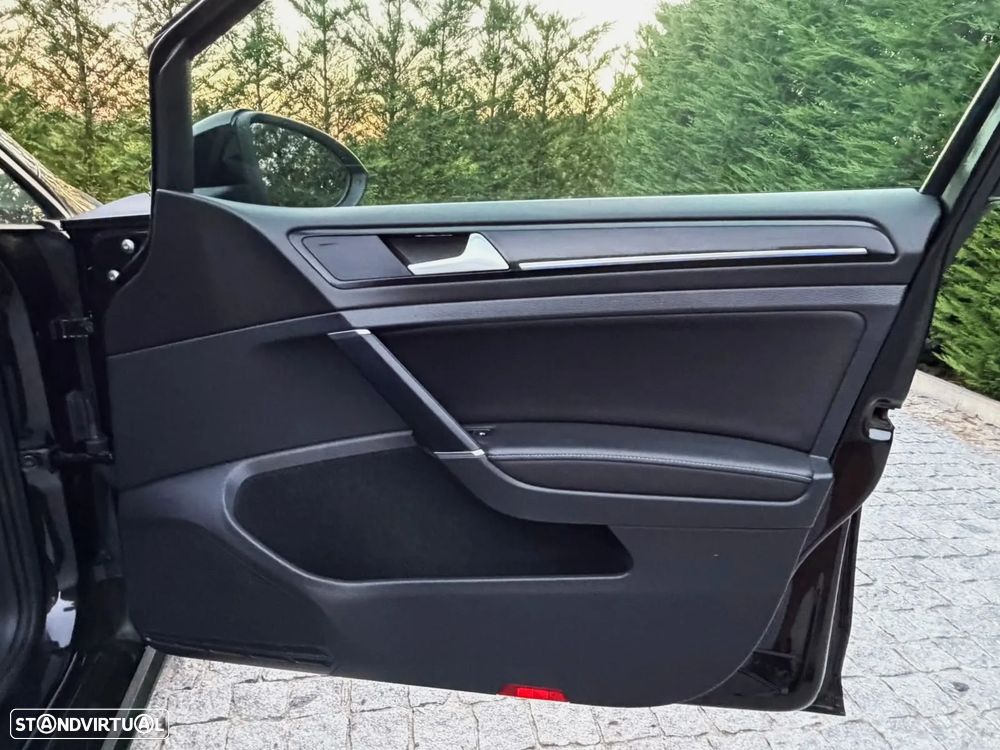 VW Golf R 2.0 TSI OPF 4Motion DSG - 22