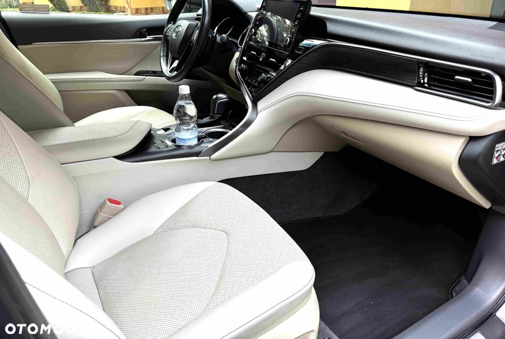 Toyota Camry 2.5 Hybrid Executive CVT - 4