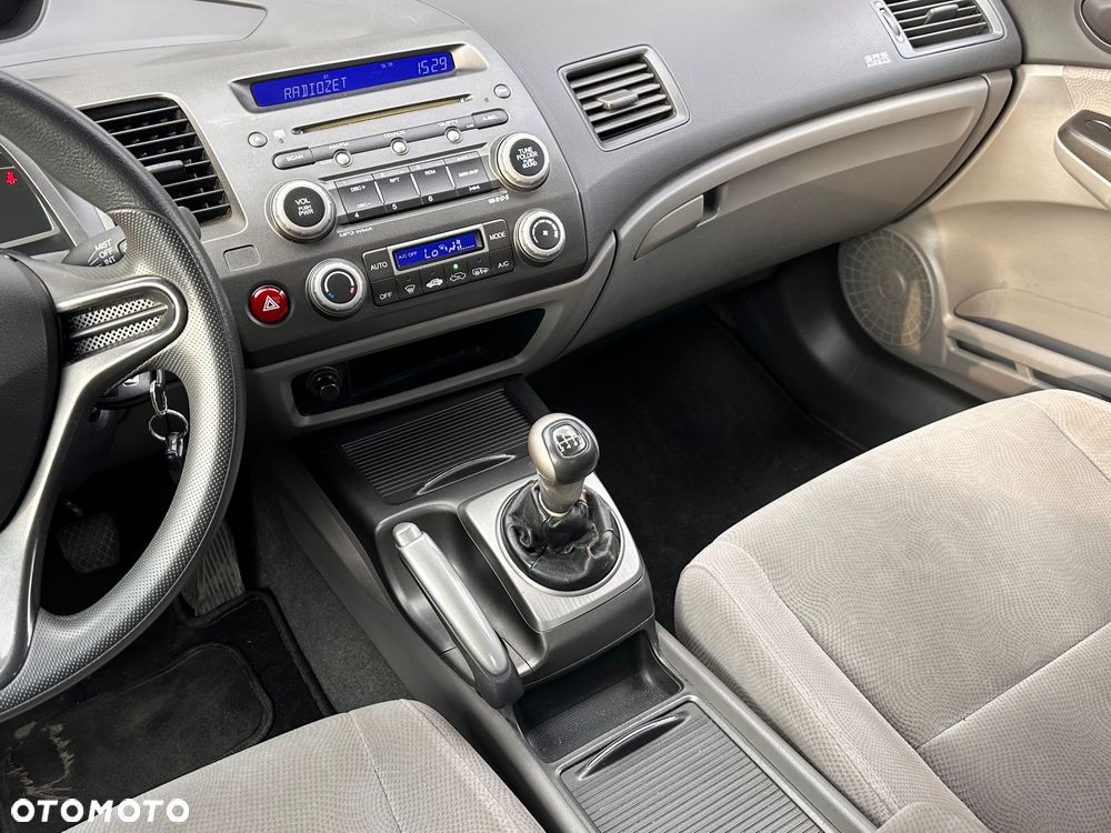 Honda Civic 1.8 Comfort - 18