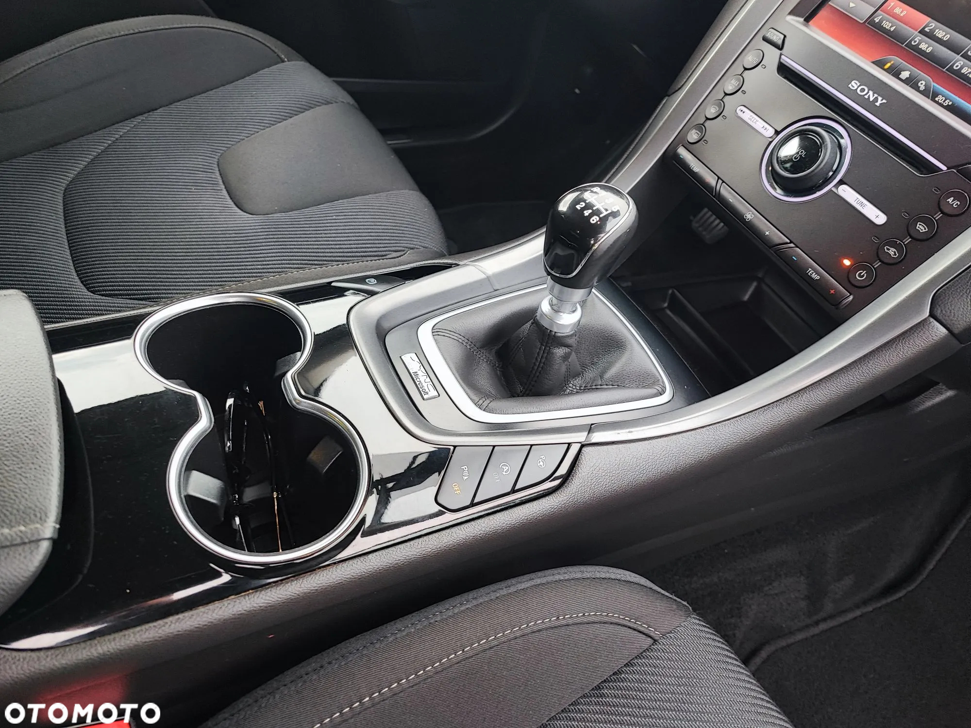 Ford Mondeo - 29