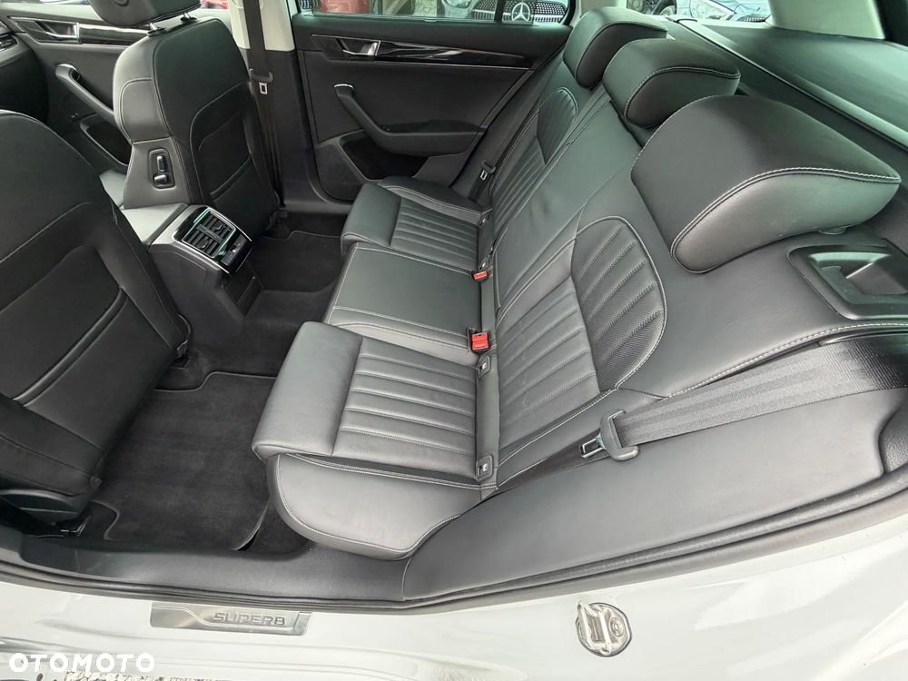 Skoda Superb 2.0 TDI SCR 4x4 L&K DSG - 29