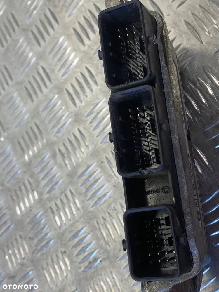 STEROWNIK KOMPUTER SILNIKA MODUŁ RENAULT CLIO III 215854126B 8200504593 - 9