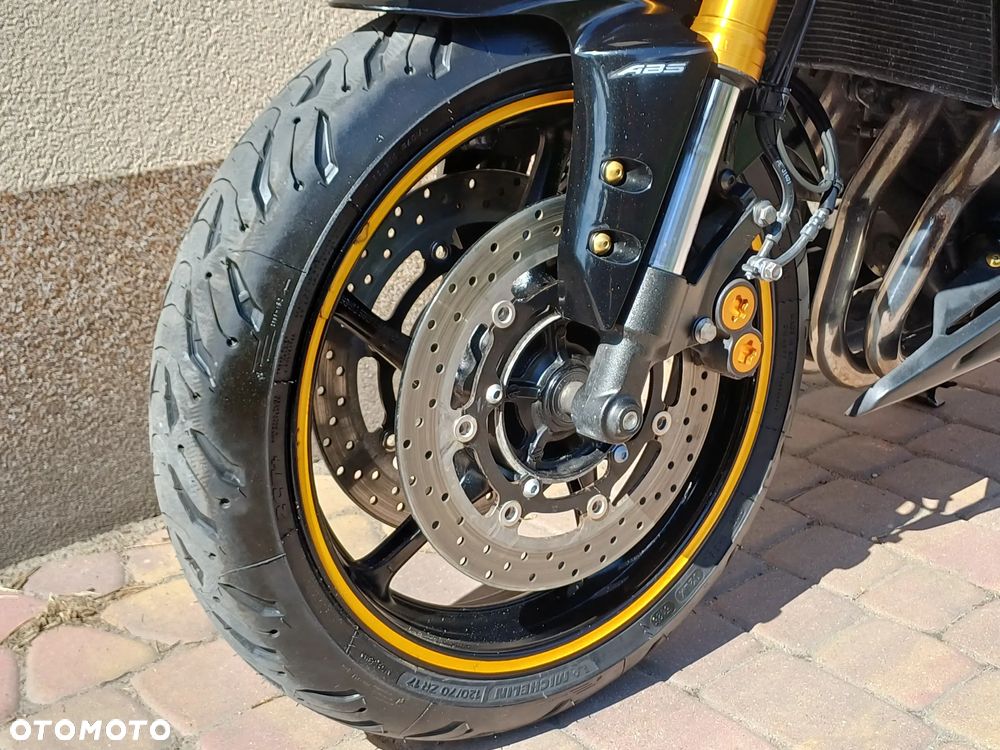 Yamaha FZ8 - 23