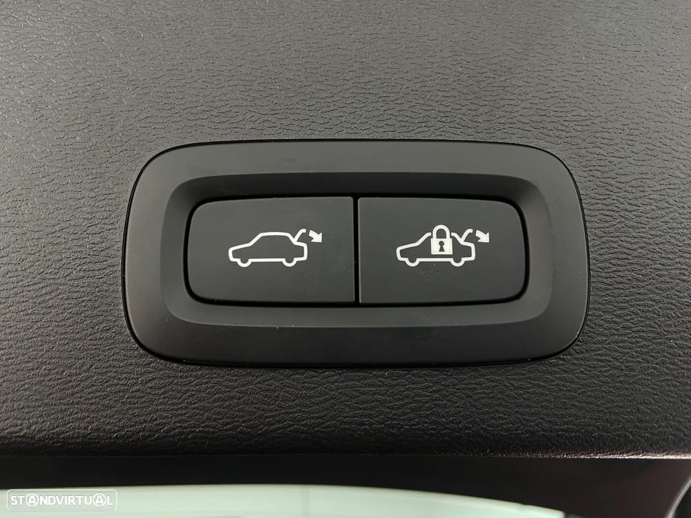 Volvo XC 40 1.5 T2 Plus Dark Auto - 13