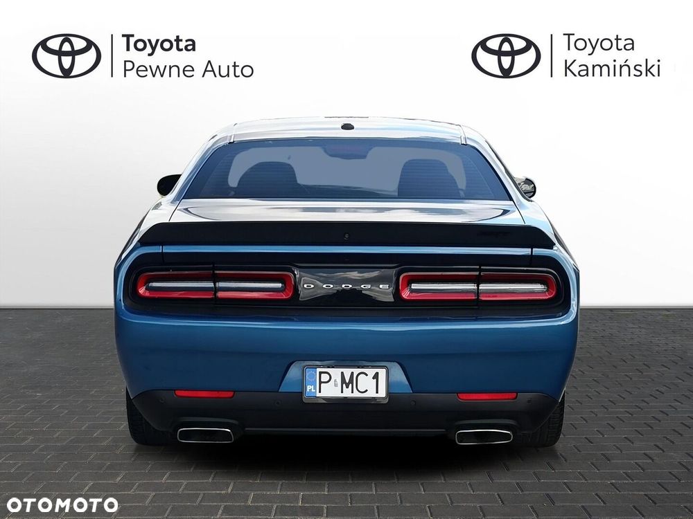 Dodge Challenger - 4