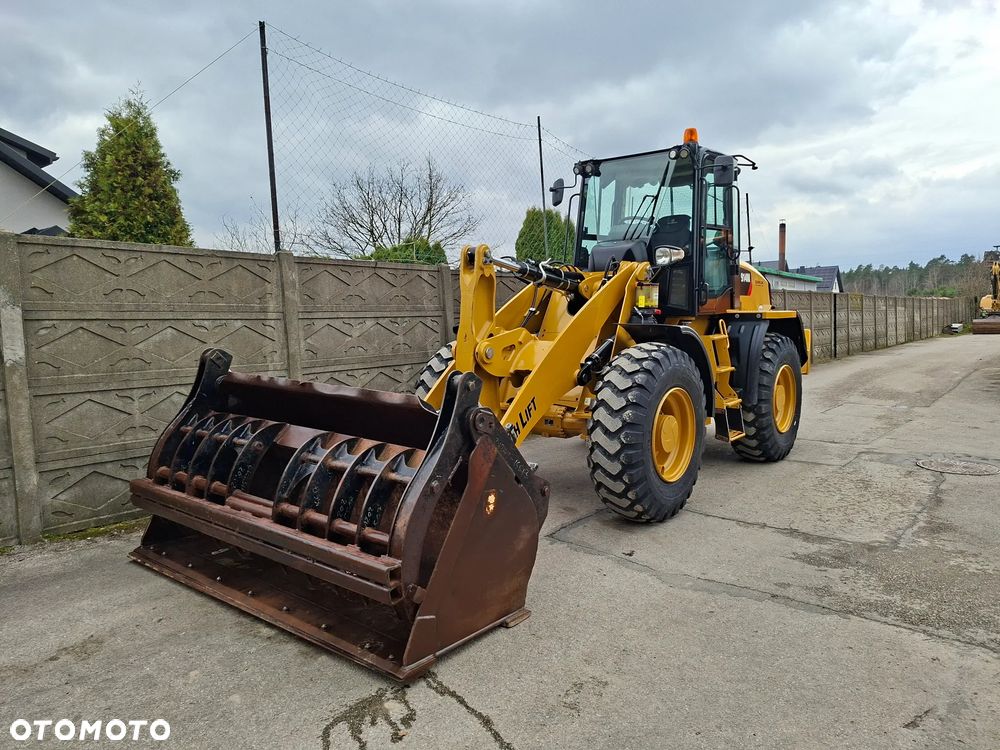 Caterpillar CAT 914 M - 2