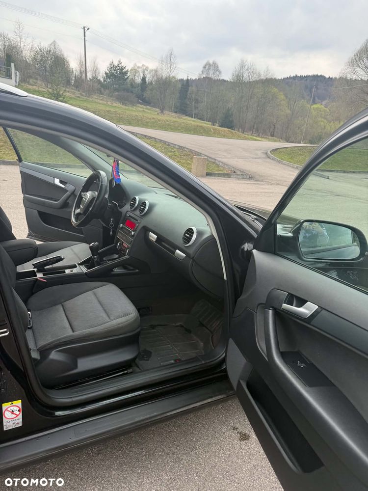 Audi A3 Sportback 1.6 TDI DPF Ambiente - 12