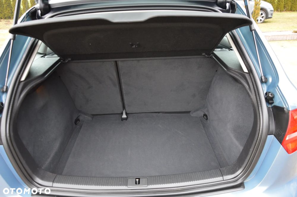 Audi A3 Sportback 1.6 TDI S line Sportpaket - 33