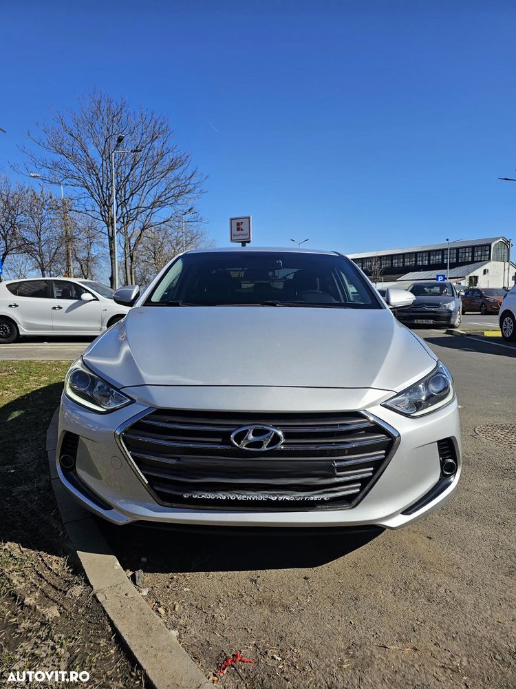 Hyundai Elantra 1.6 CRDI Highway - 2