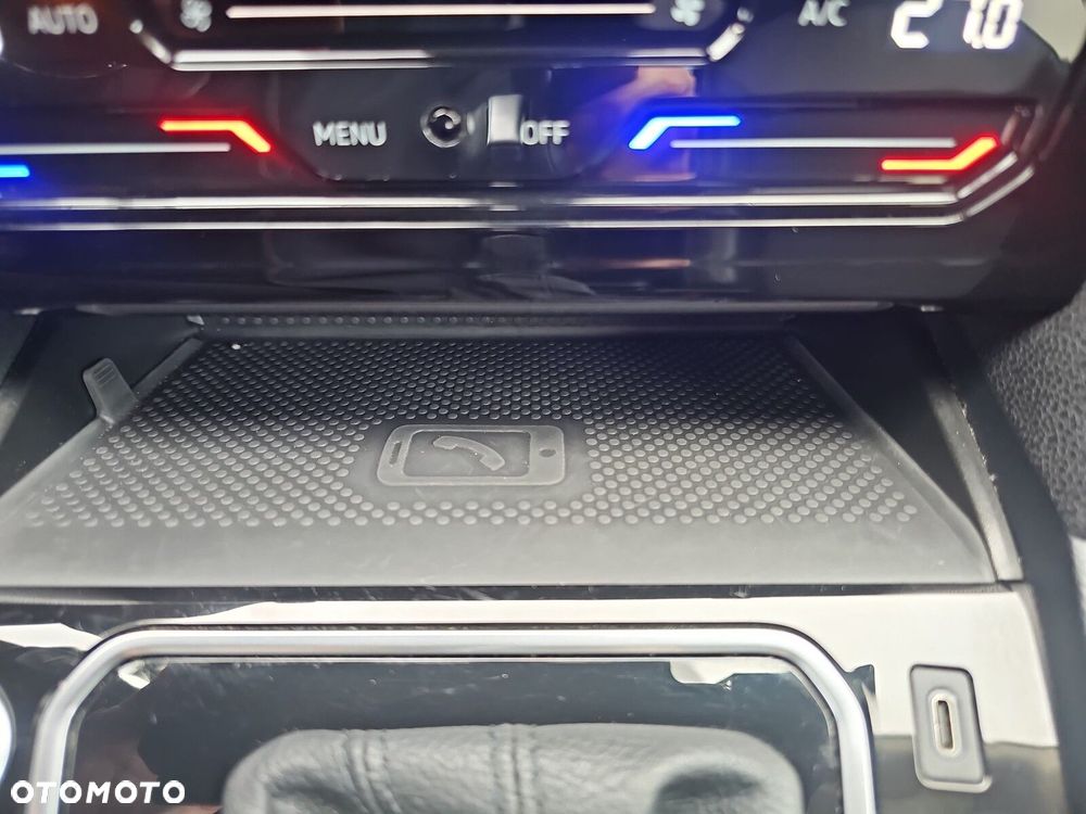 Volkswagen Passat - 33