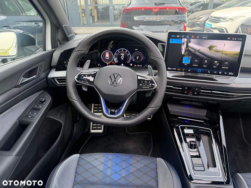 Volkswagen Golf - 11
