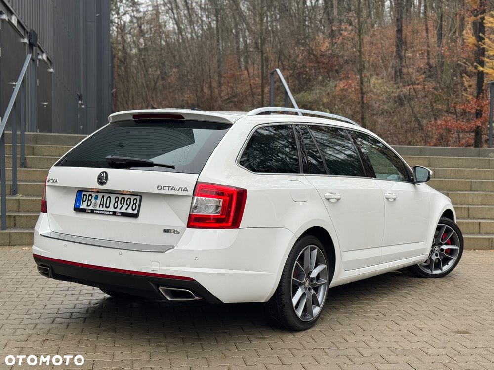 Skoda Octavia 2.0 TDI DSG RS - 12