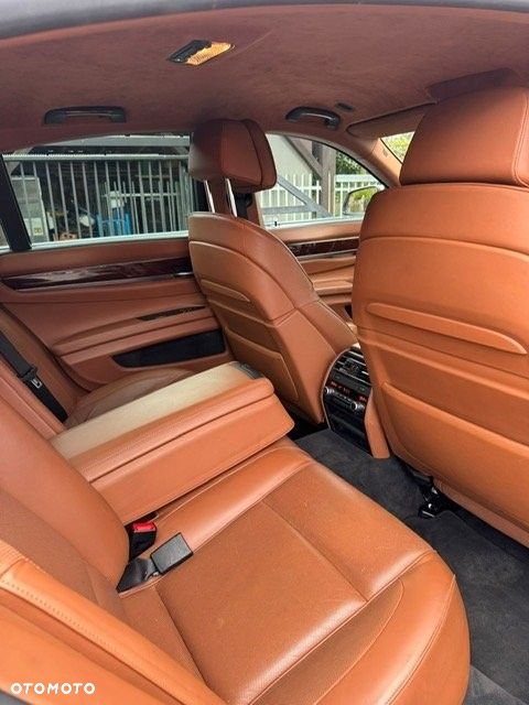 BMW Seria 7 740d xDrive - 16