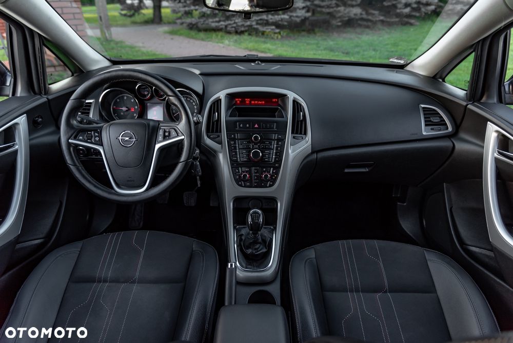 Opel Astra 2.0 CDTI Cosmo - 25