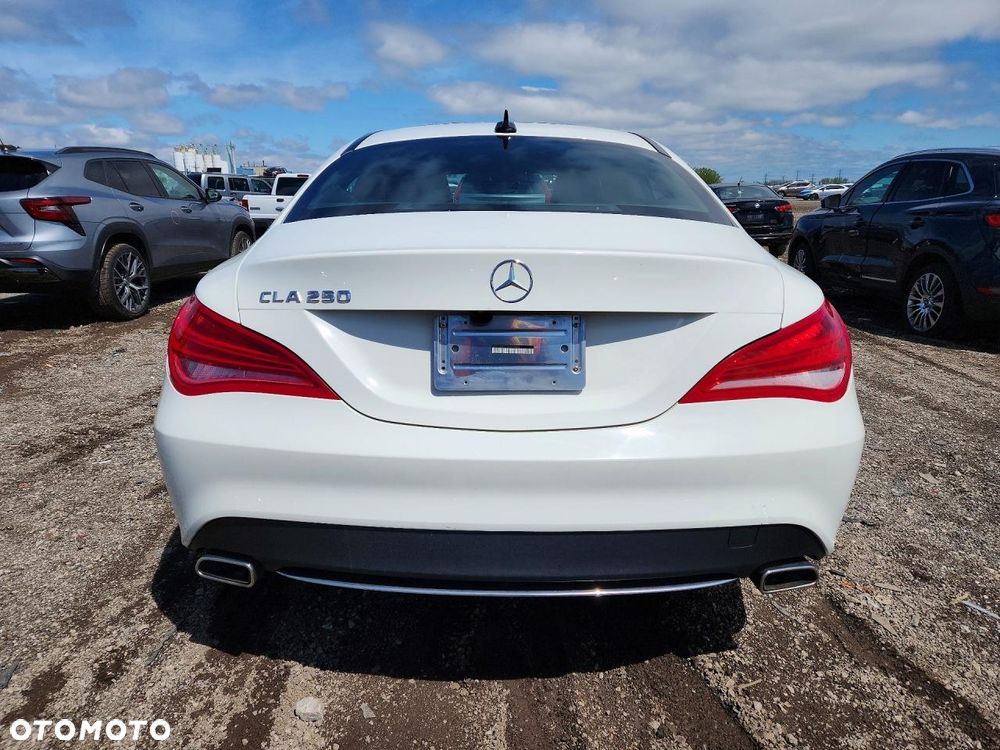 Mercedes-Benz CLA 250 4Matic 7G-DCT - 6