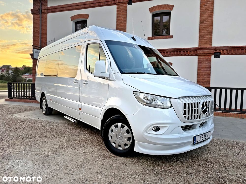Mercedes-Benz Sprinter 907.235 - 1