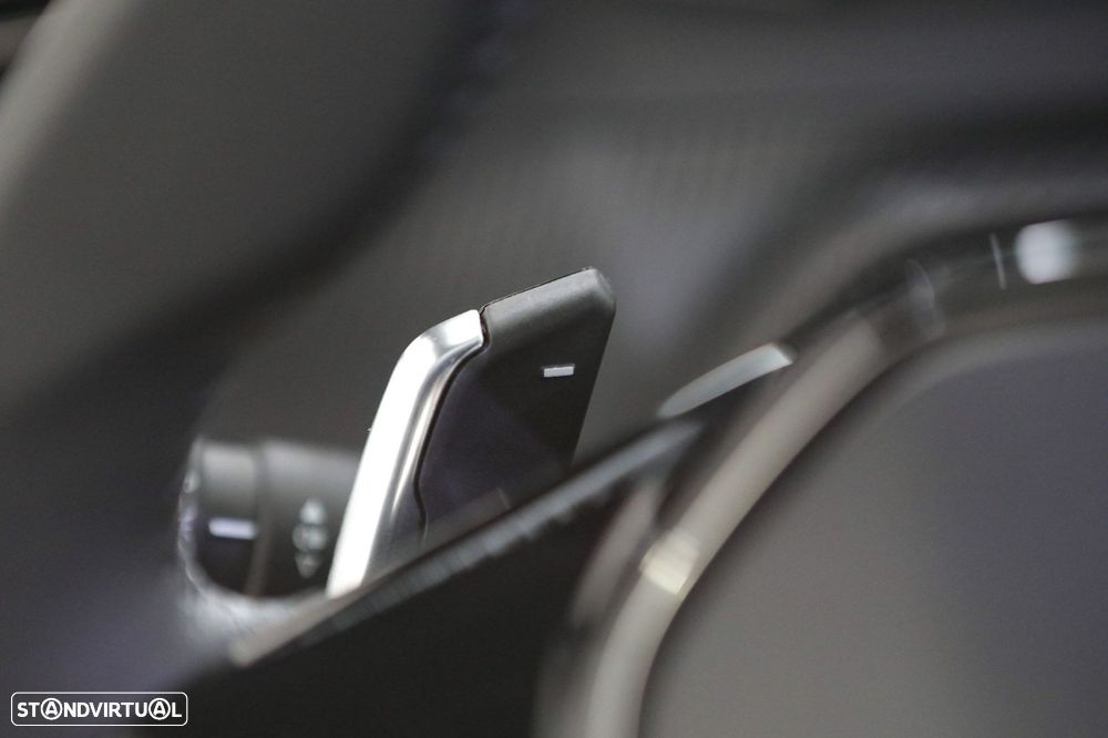 Peugeot 2008 1.2 Hybrid Allure e-DCS6 - 22