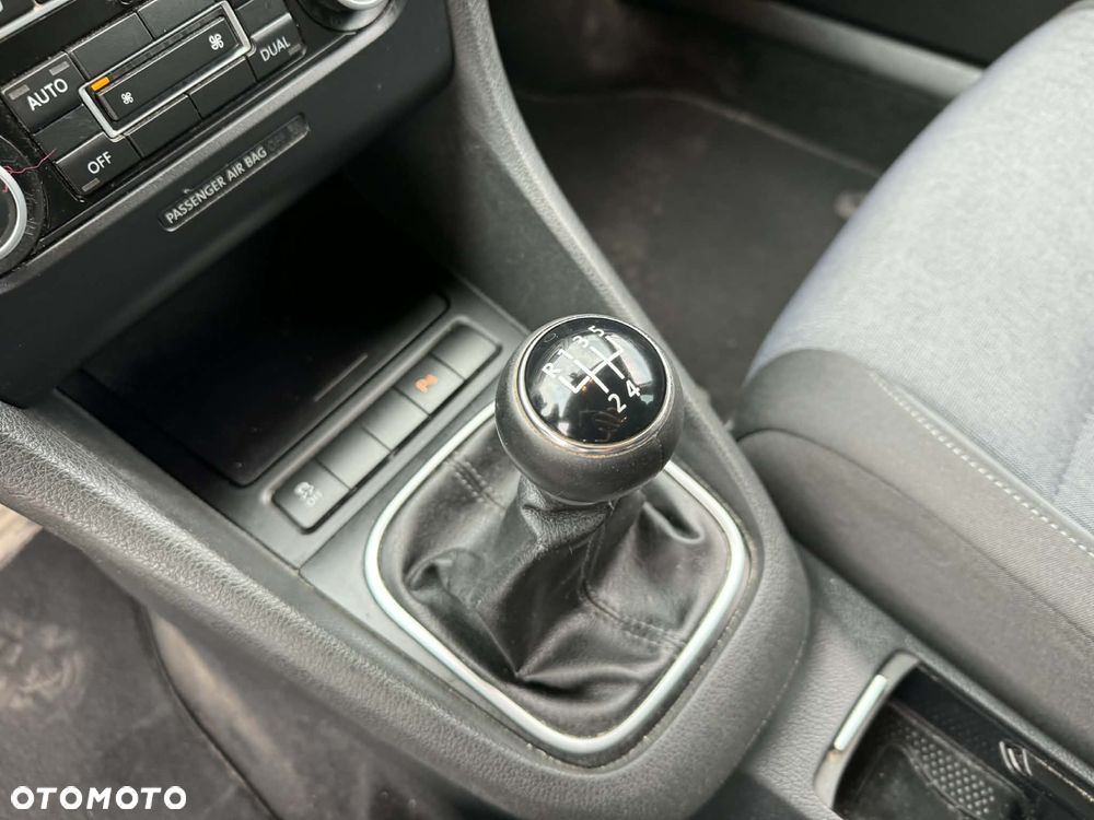 Volkswagen Golf 1.6 TDI Highline - 17