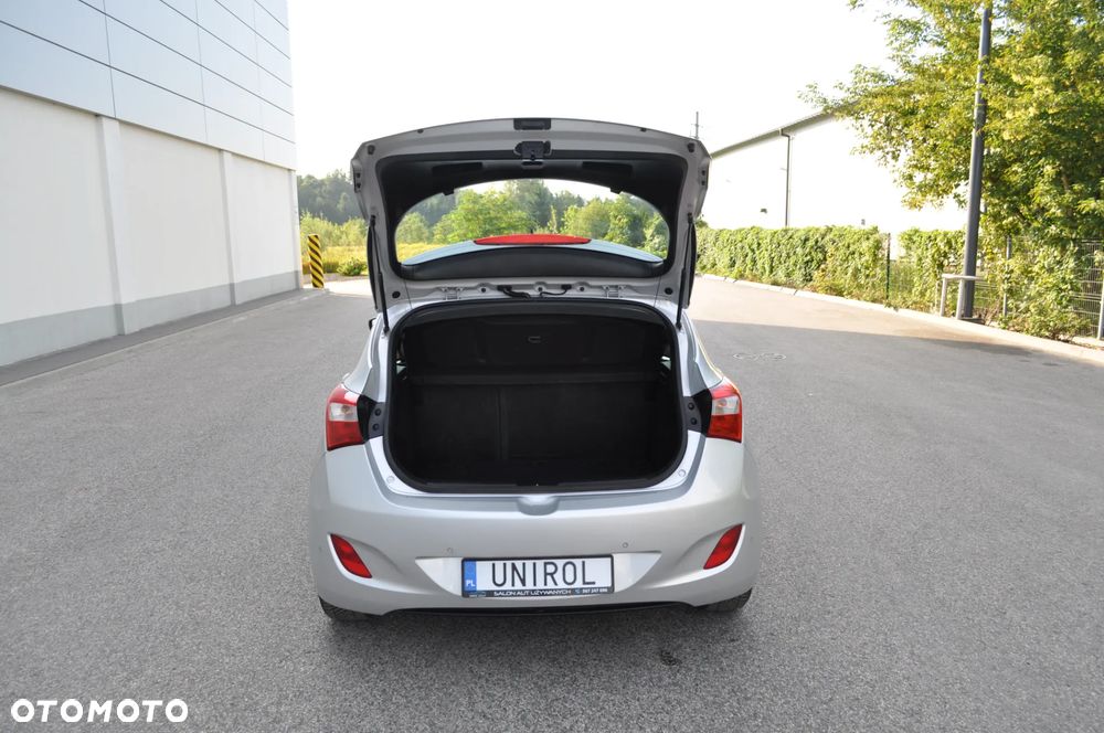Hyundai i30 blue 1.4 Trend - 36