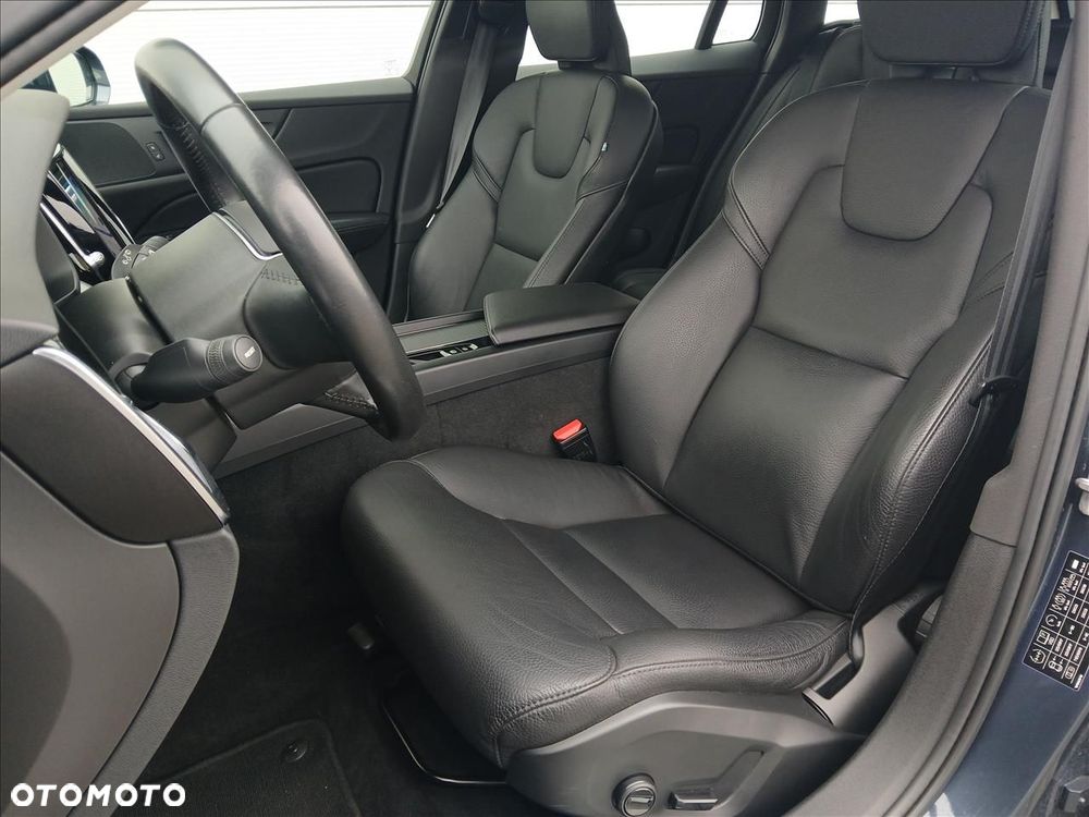 Volvo V60 B4 D Momentum Pro - 17