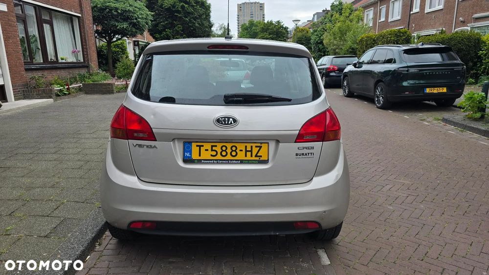 Kia Venga - 7