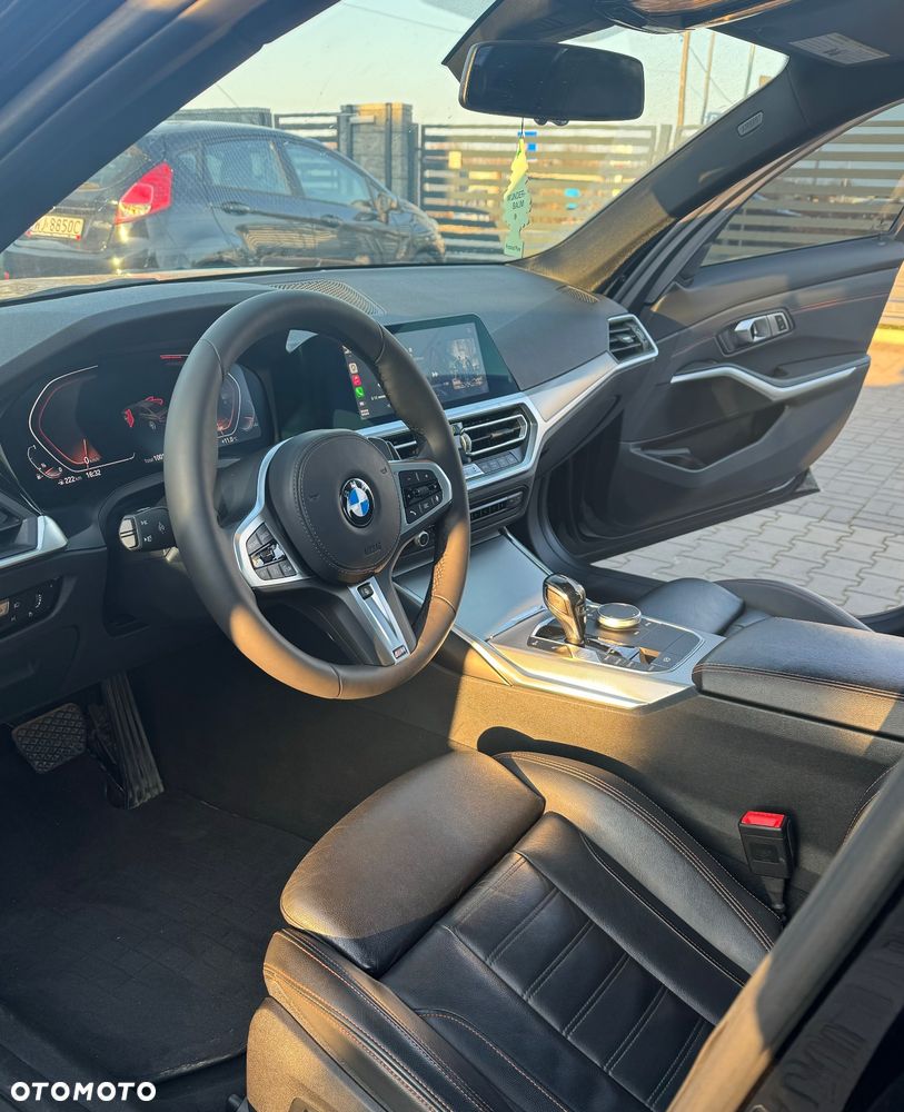 BMW Seria 3 330i xDrive Sport - 31