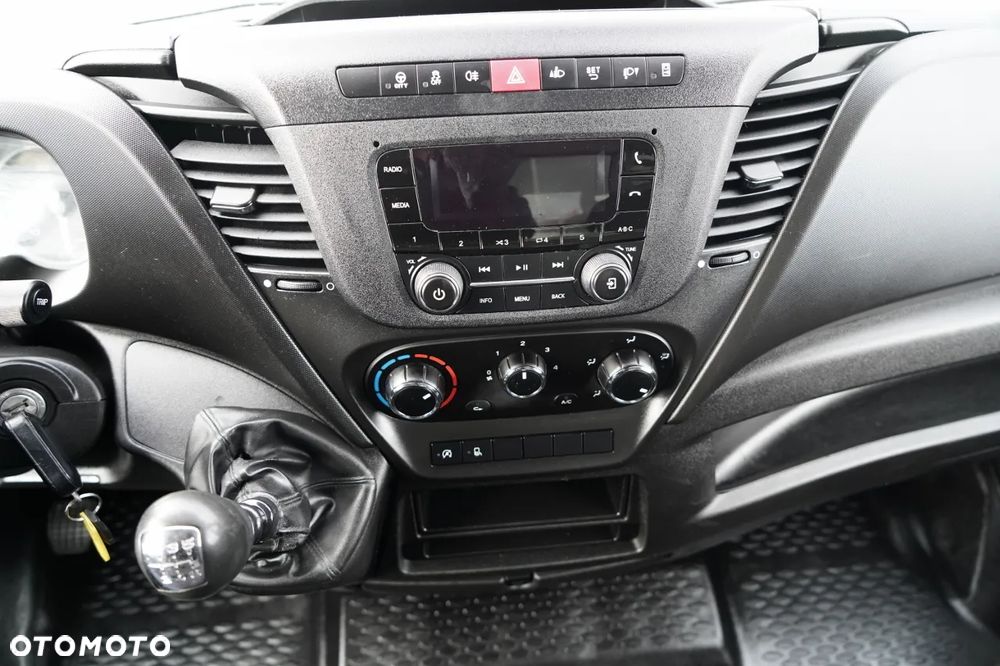 Iveco DAILY 35-130 / CHŁODNIA / AGREGAT XARIOS 350 /  2020 R / Sprowadzony - 29