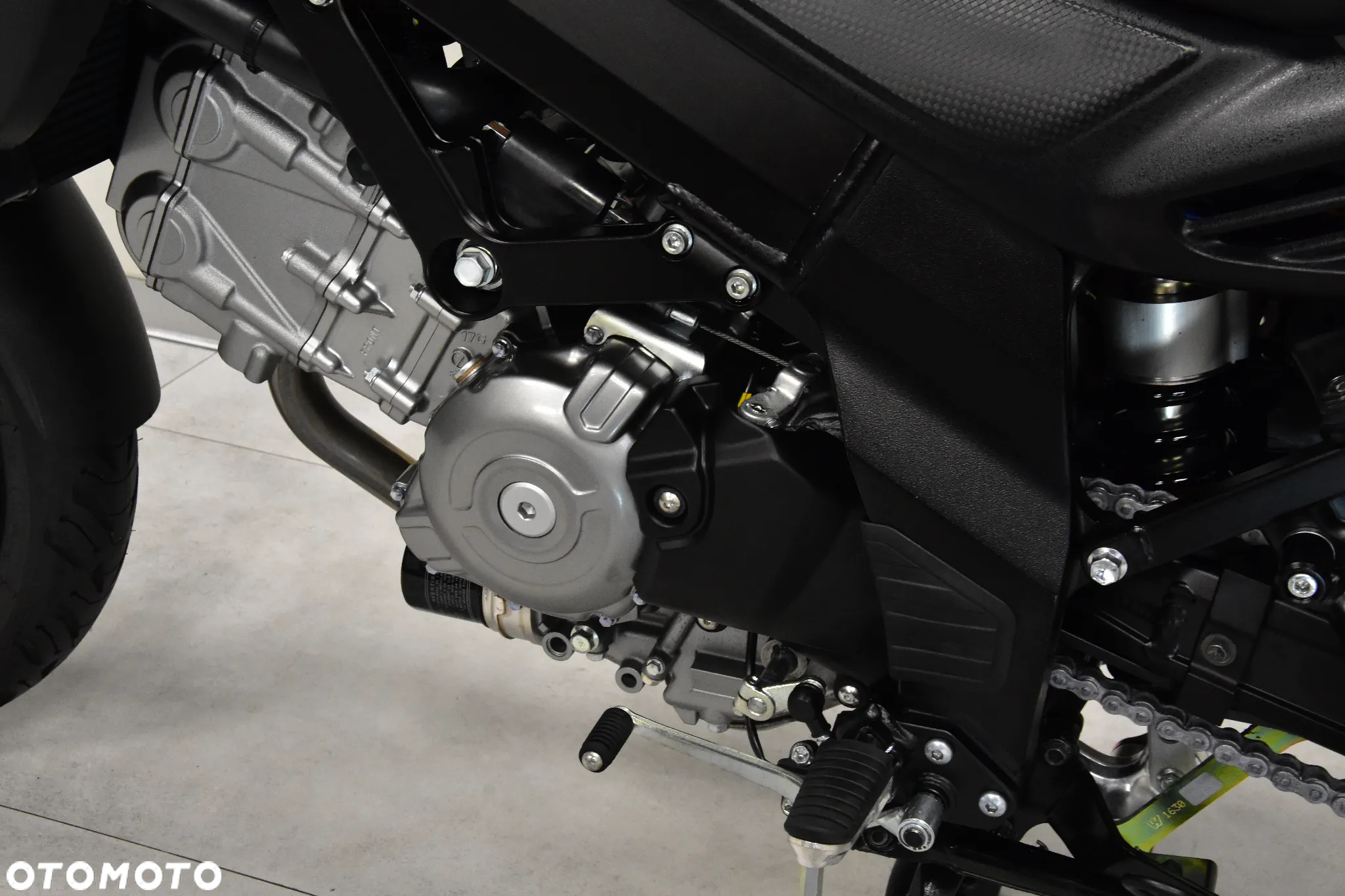 Suzuki DL - 38