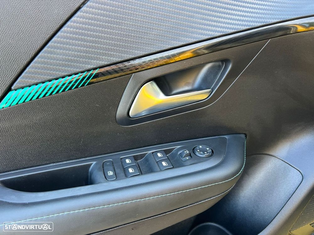 Peugeot 208 1.2 PureTech Allure - 28