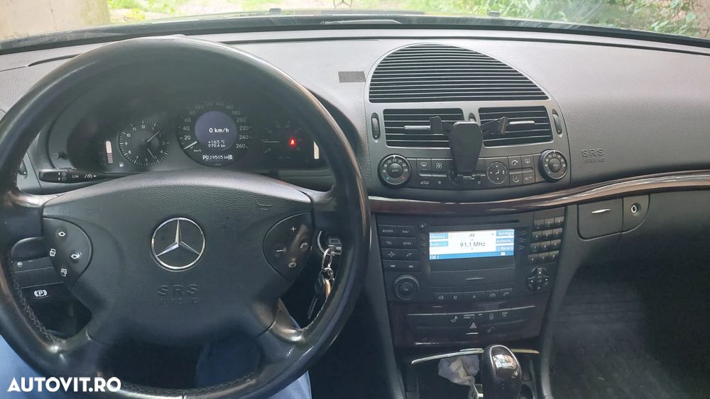 Mercedes-Benz E 320 4-Matic Aut Classic - 4