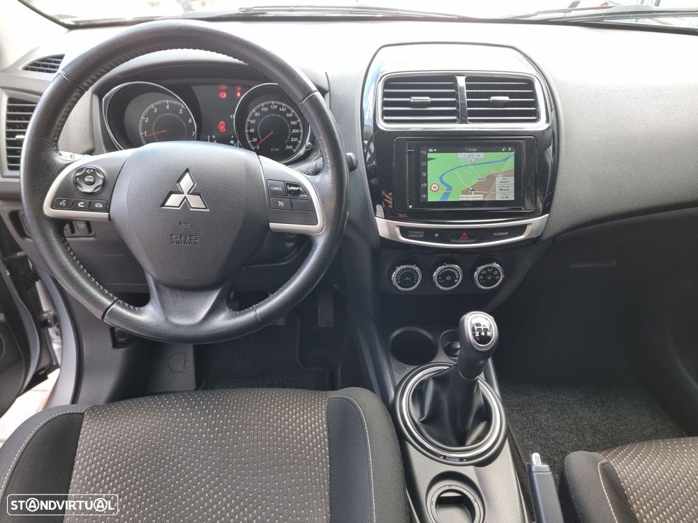 Mitsubishi ASX 1.6 Instyle - 10