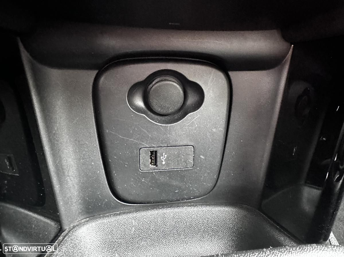 MINI 3 Portas Cooper SE Essential - 26