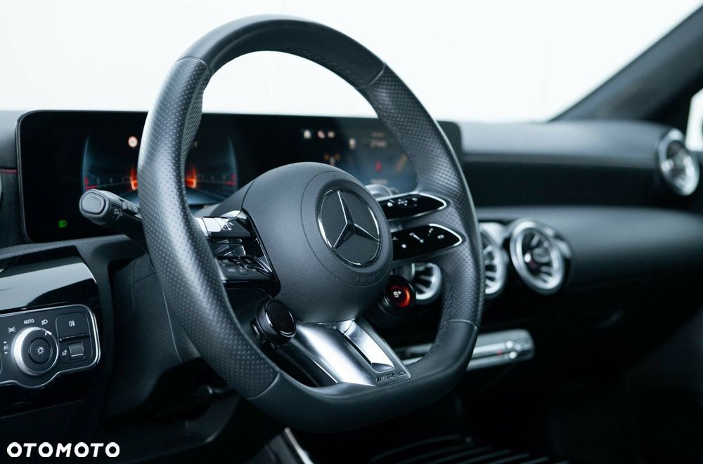 Mercedes-Benz Klasa A 35 AMG 4-Matic 7G-DCT - 22