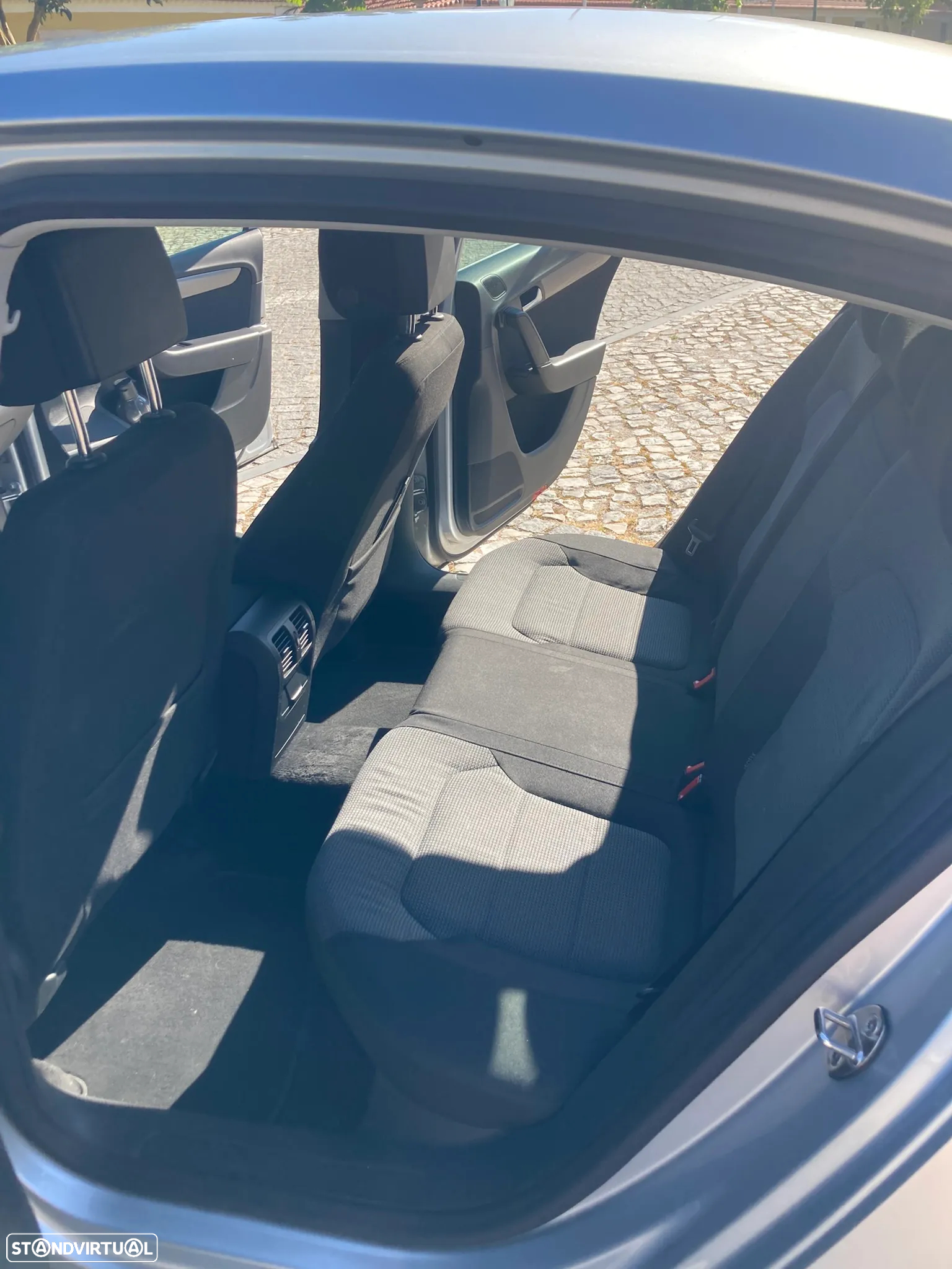 VW Passat 1.6 TDI BlueMotion - 14
