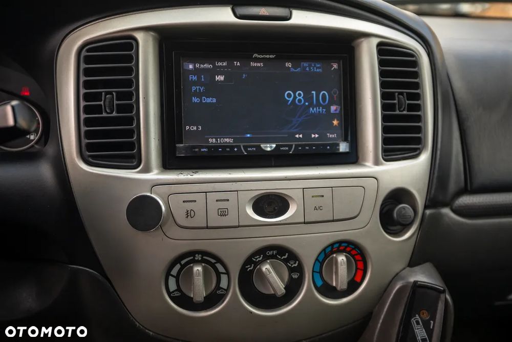 Mazda Tribute 4x4 Adventure Comfort - 27