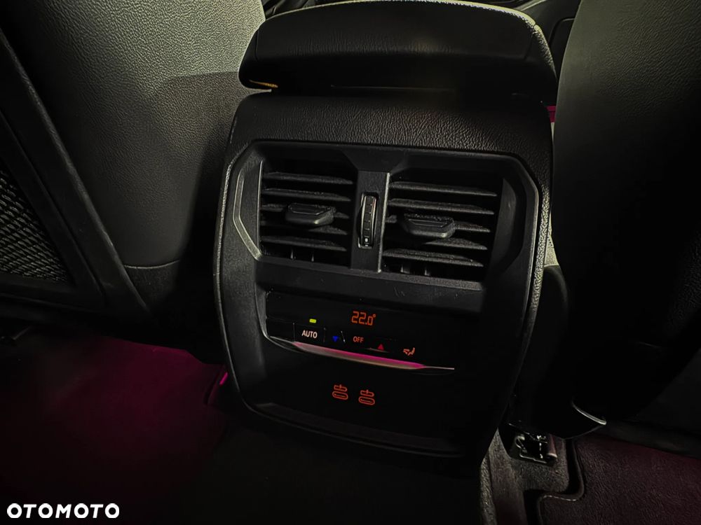 BMW Seria 3 320d xDrive Edition M Sport Shadow - 26