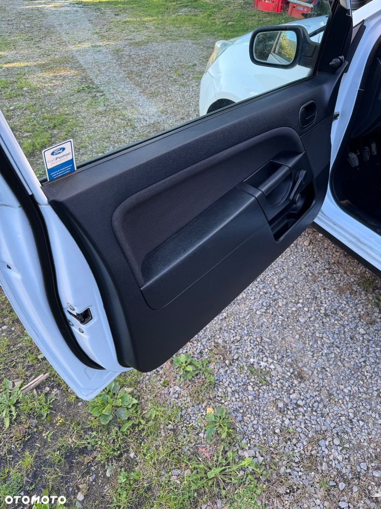 Ford Fiesta 1.4 TDCi Ambiente - 12