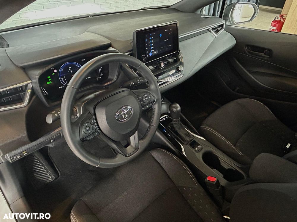 Toyota Corolla - 10